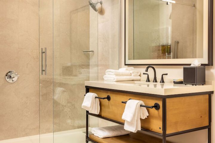 Hotel Melby Downtown Melbourne Tapestry Collection by Hilton