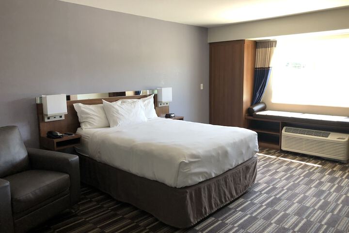 Room 21 of 37