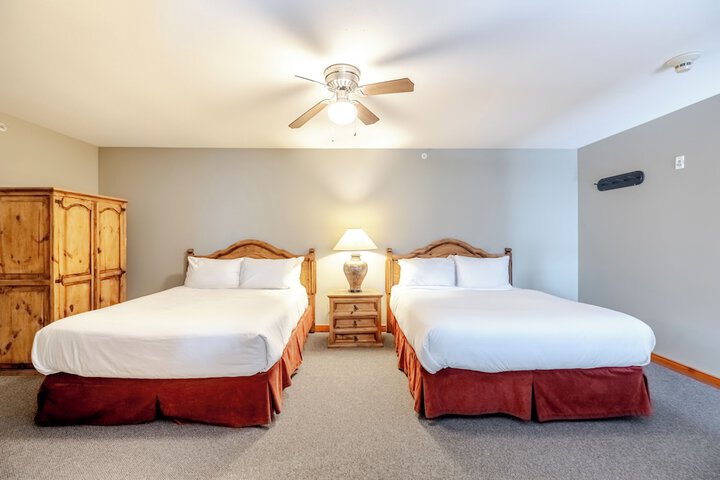 Lizard Creek Lodge
