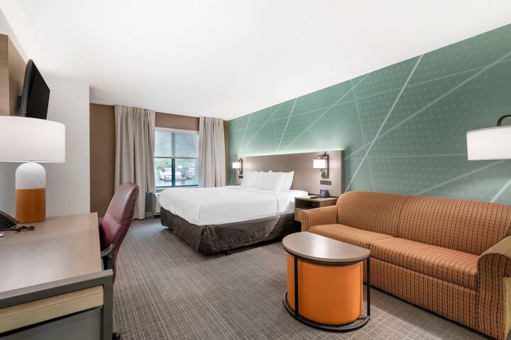 Comfort Inn & Suites Lake George