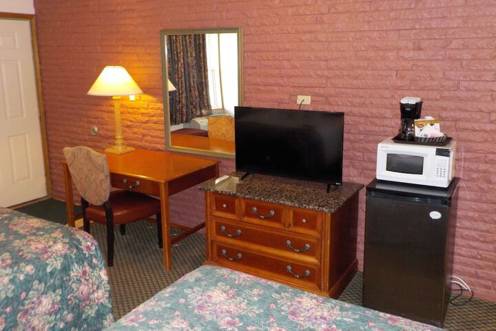 Room 23 of 43