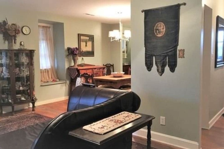 Vineyard Mansion & Carriage House Bed & Breakfast