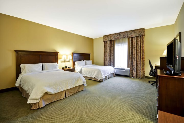 Hampton Inn & Suites North Charleston-University Blvd