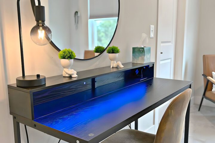 Modern 4BR with Parking - WV rep 4