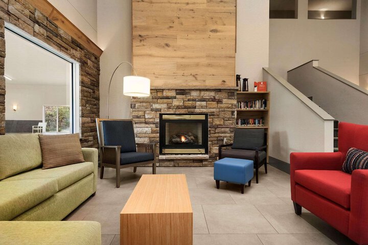 Country Inn & Suites by Radisson Platteville, WI