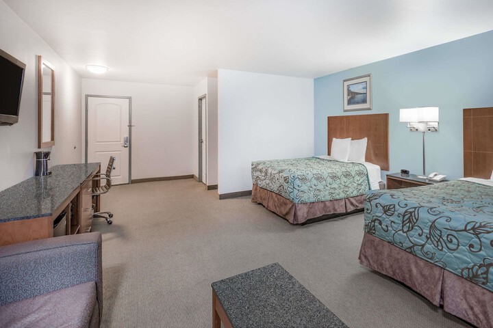 Room 14 of 16