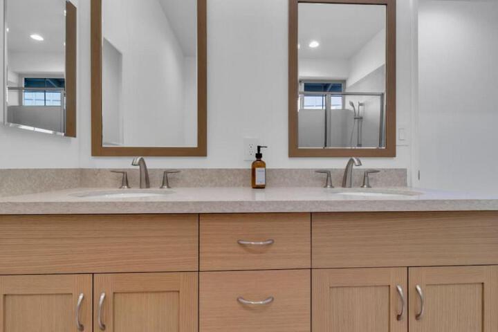 Kalo Homes - Coastal island haven