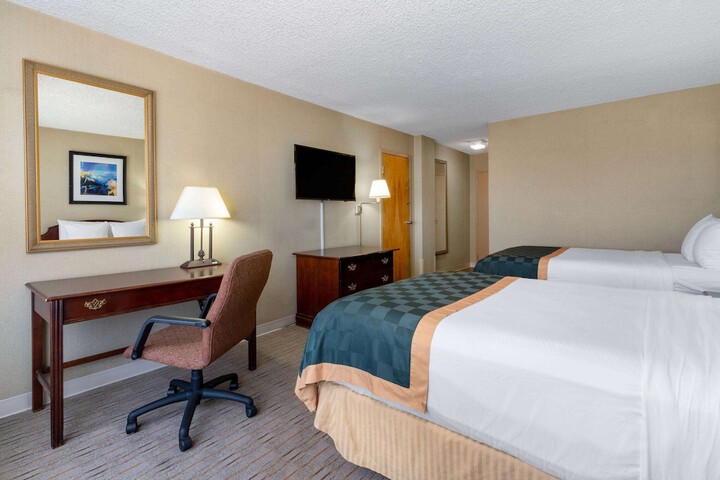 Ramada by Wyndham Reno Hotel and Casino