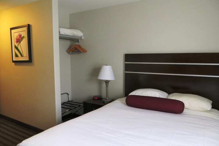 Room 28 of 35