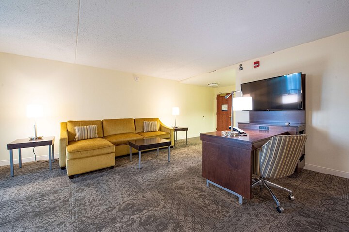 Room 52 of 73