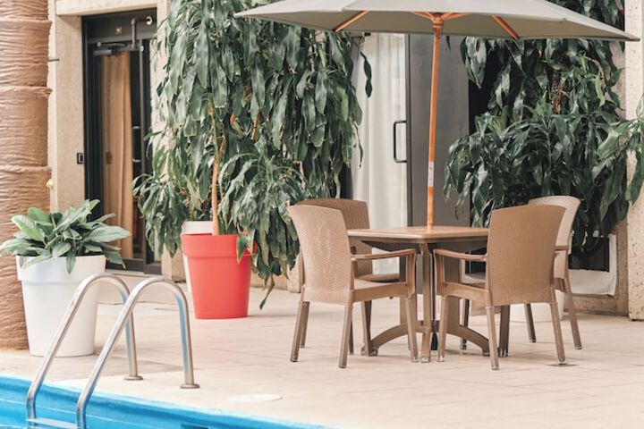 Pool 20 of 127