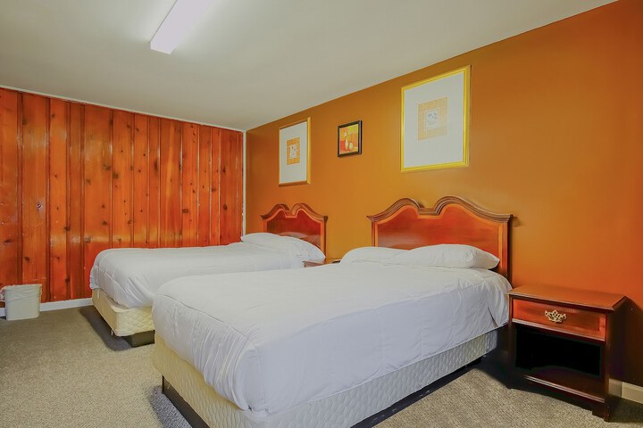 Hotel O Markham IL near Harvey / Tinley Park