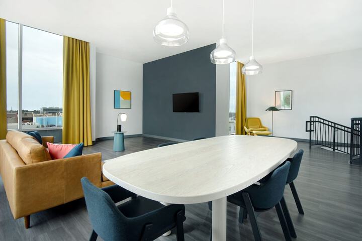 Room 14 of 68