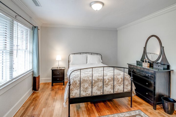 Room 33 of 50
