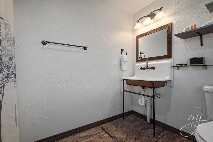 Room 33 of 39