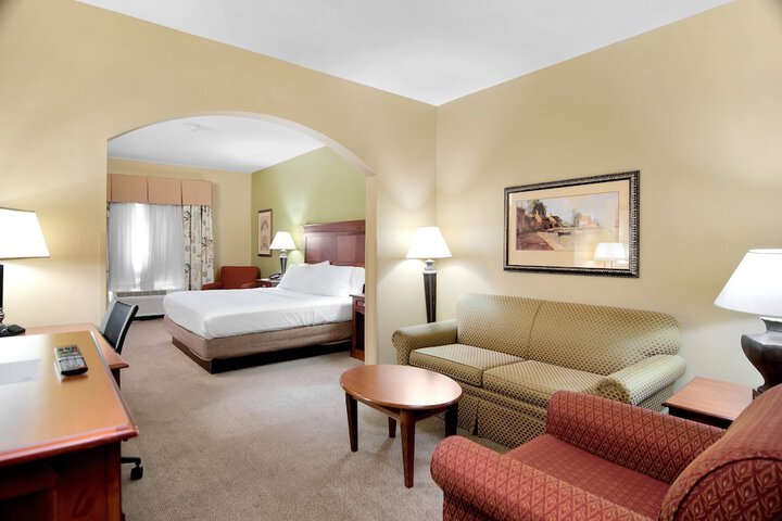 Room 22 of 48
