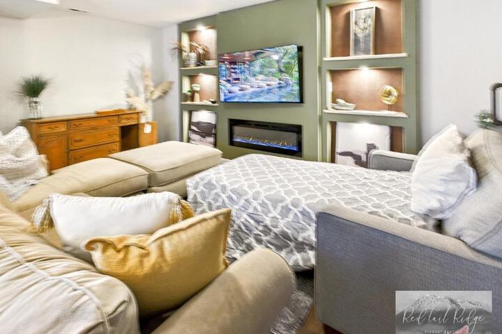 Beautiful Country Apartment AC, Pickleball, Billiards, Playground, Gardens