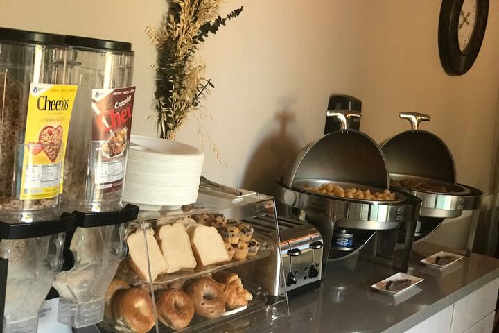 Breakfast/Coffee Service 75 of 83
