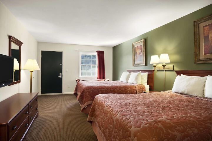 Super 8 by Wyndham Mifflinville Near Bloomsburg