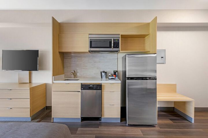 Quality Inn and Suites Oakville-Mississauga