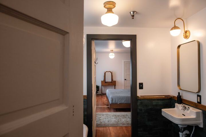 Room 21 of 36