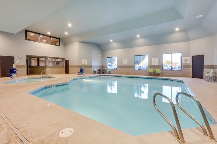 Pool 13 of 44