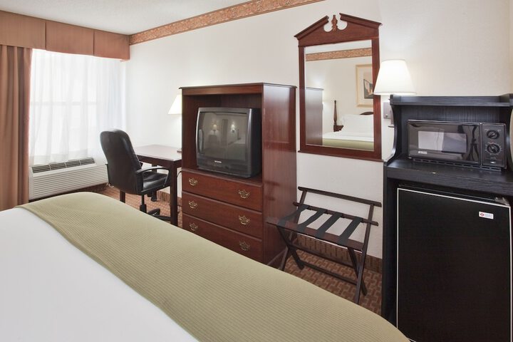 Room 8 of 20