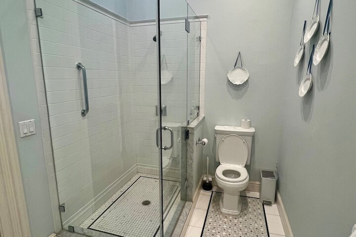 Room 16 of 23