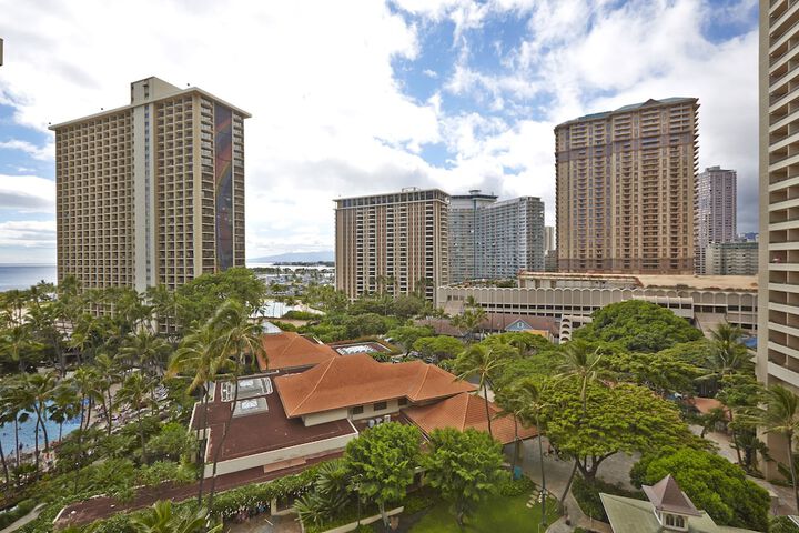 Hilton Hawaiian Village Waikiki Beach Resort