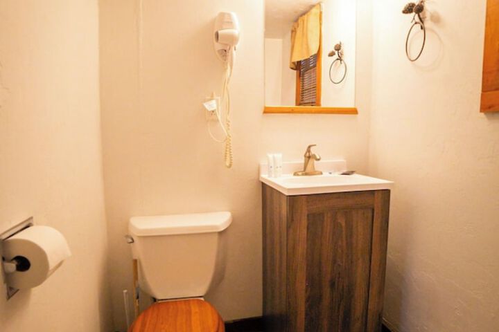 Room 70 of 153
