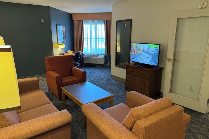 La Quinta Inn & Suites by Wyndham Bannockburn-Deerfield