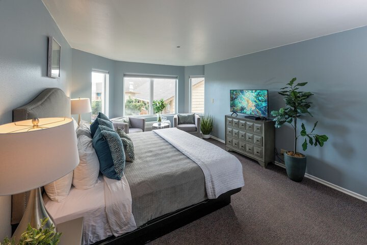 Room 44 of 176