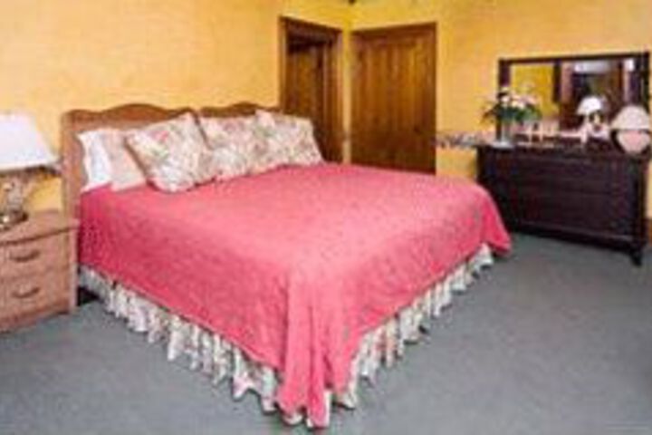 White Swan Inn Bed & Breakfast
