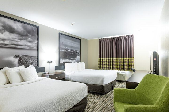 Super 8 by Wyndham Truro NS