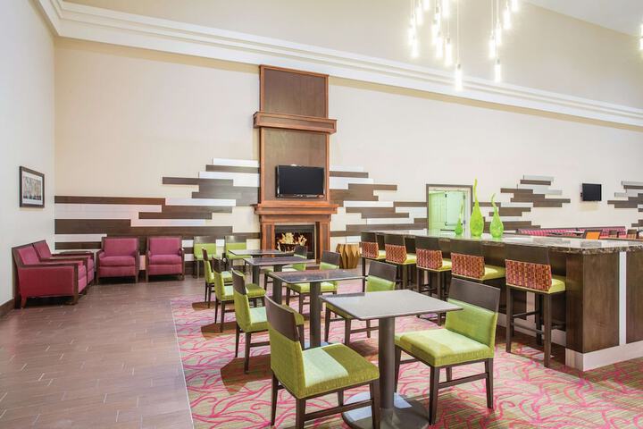 Breakfast/Coffee Service 33 of 36