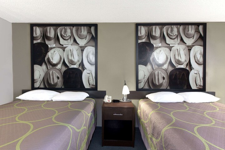 Room 17 of 31