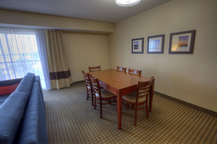 Room 40 of 74