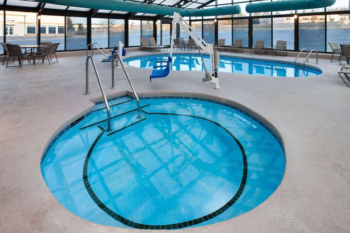 Pool 4 of 42