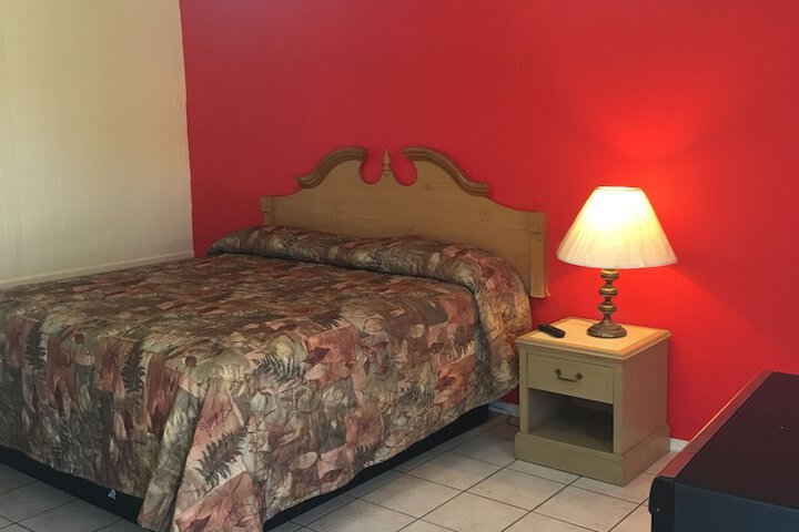 Room 8 of 8