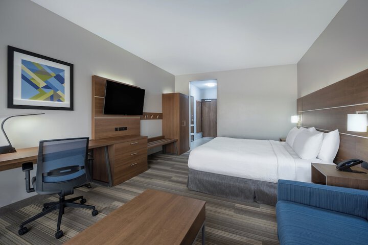 Holiday Inn Express & Suites Gilbert Mesa Gateway Airport by IHG