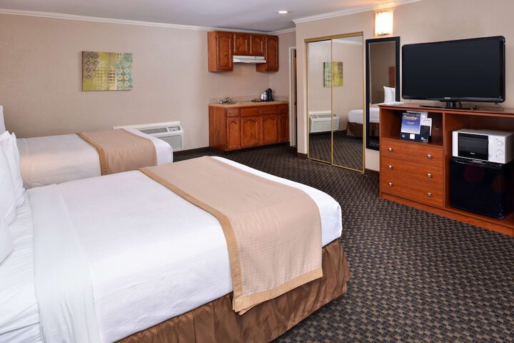 Room 32 of 41