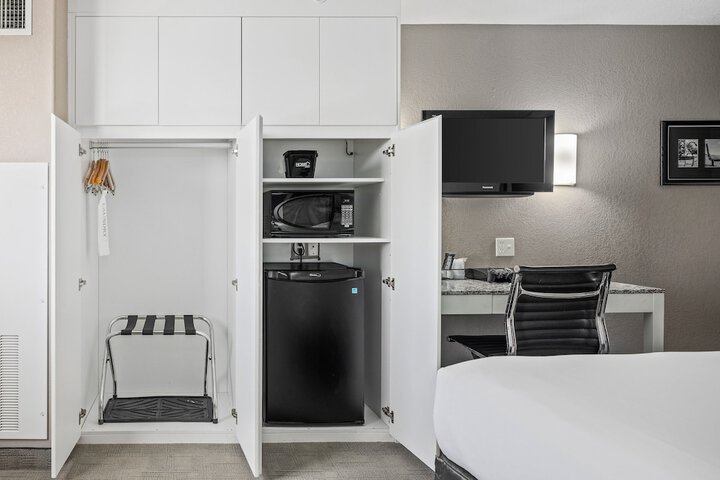 Room 29 of 34