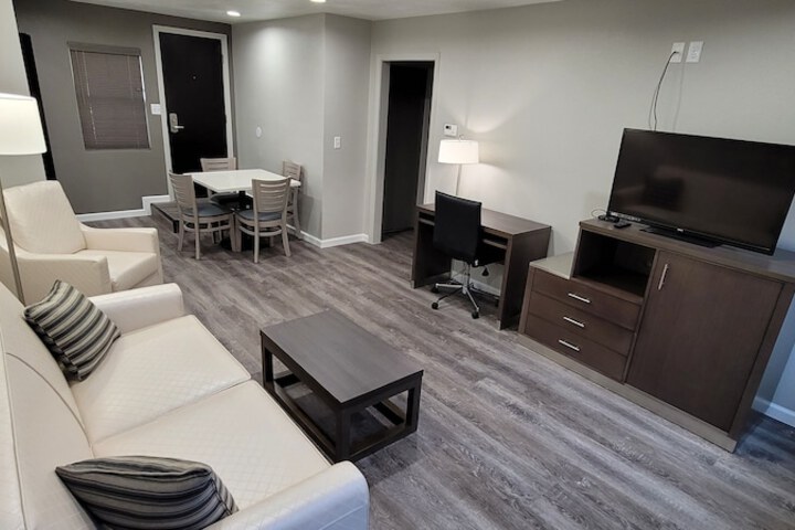 Room 26 of 35