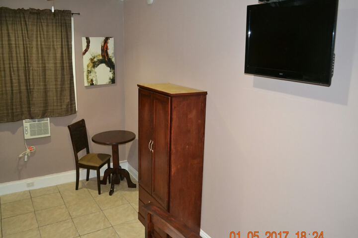 Monterey Inn Hotel