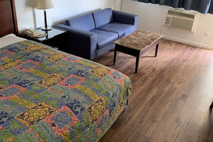 Room 50 of 71