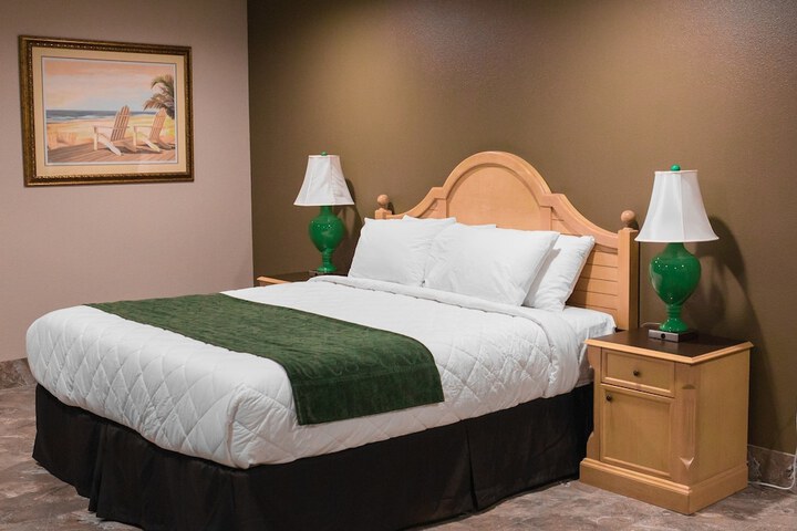 Room 4 of 18