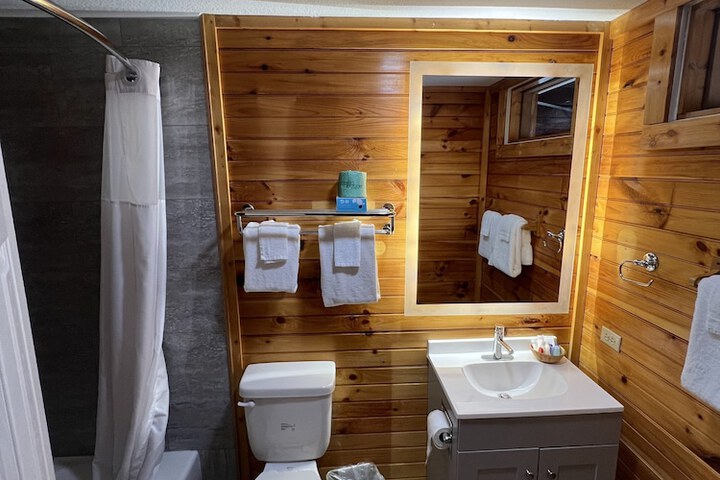 Room 15 of 48