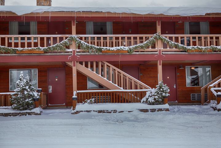 Hotel 7 of 34