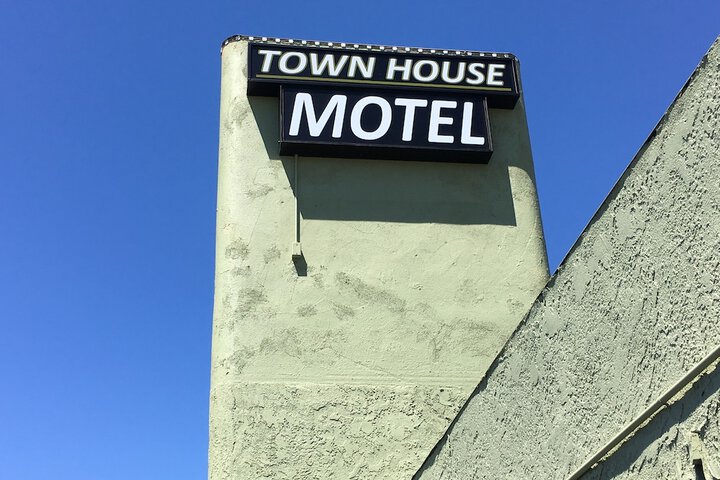 Town House Motel