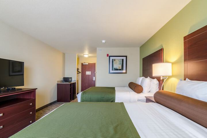 Room 10 of 33